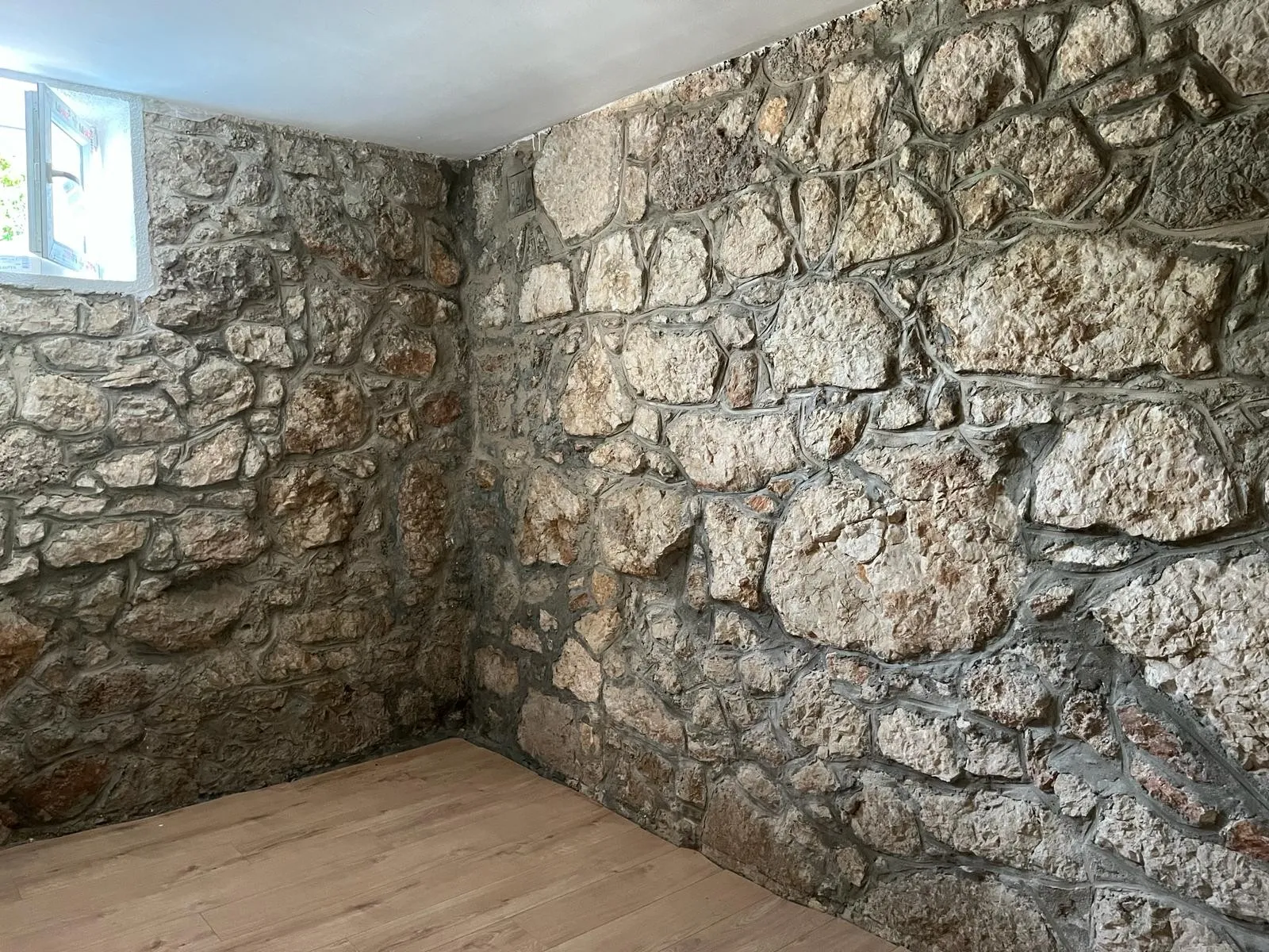 šarmantni apartman 68m2, oaza mira u bajkovitom bribiru - slika 2
