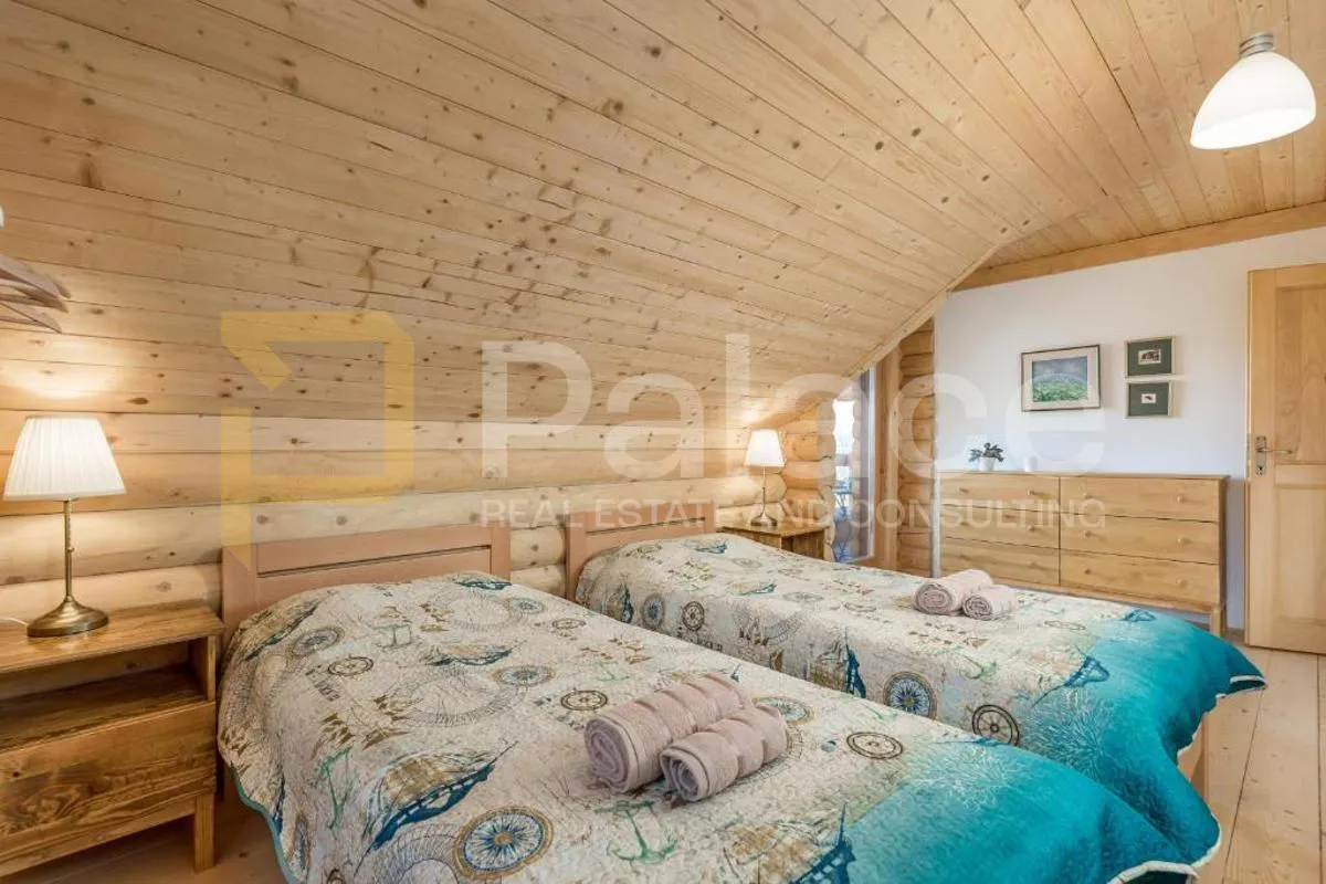 bajkovita drvena kuća s jacuzzijem i pogledom na planine, gorski kotar - slika 16