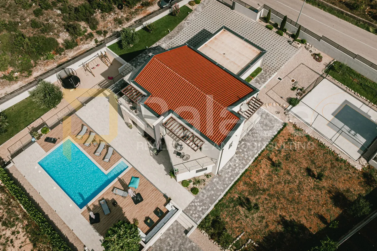 mediteranska vila u srcu zelene oaze - slika 6