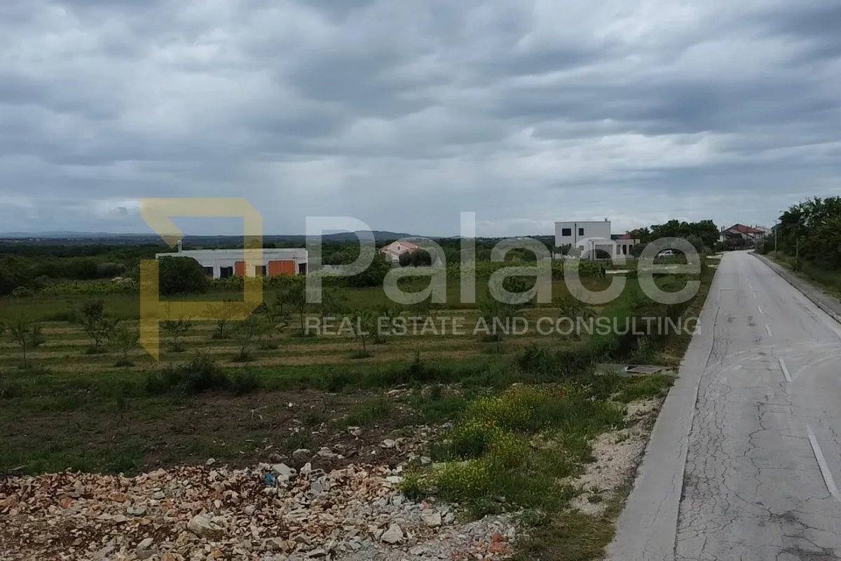 zemunik donji : građevinsko zemljište 1700 m2 - slika 2