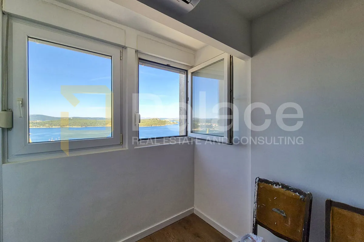 Dvosoban renovirani stan na Baldekinu, Šibenik, 62 m2