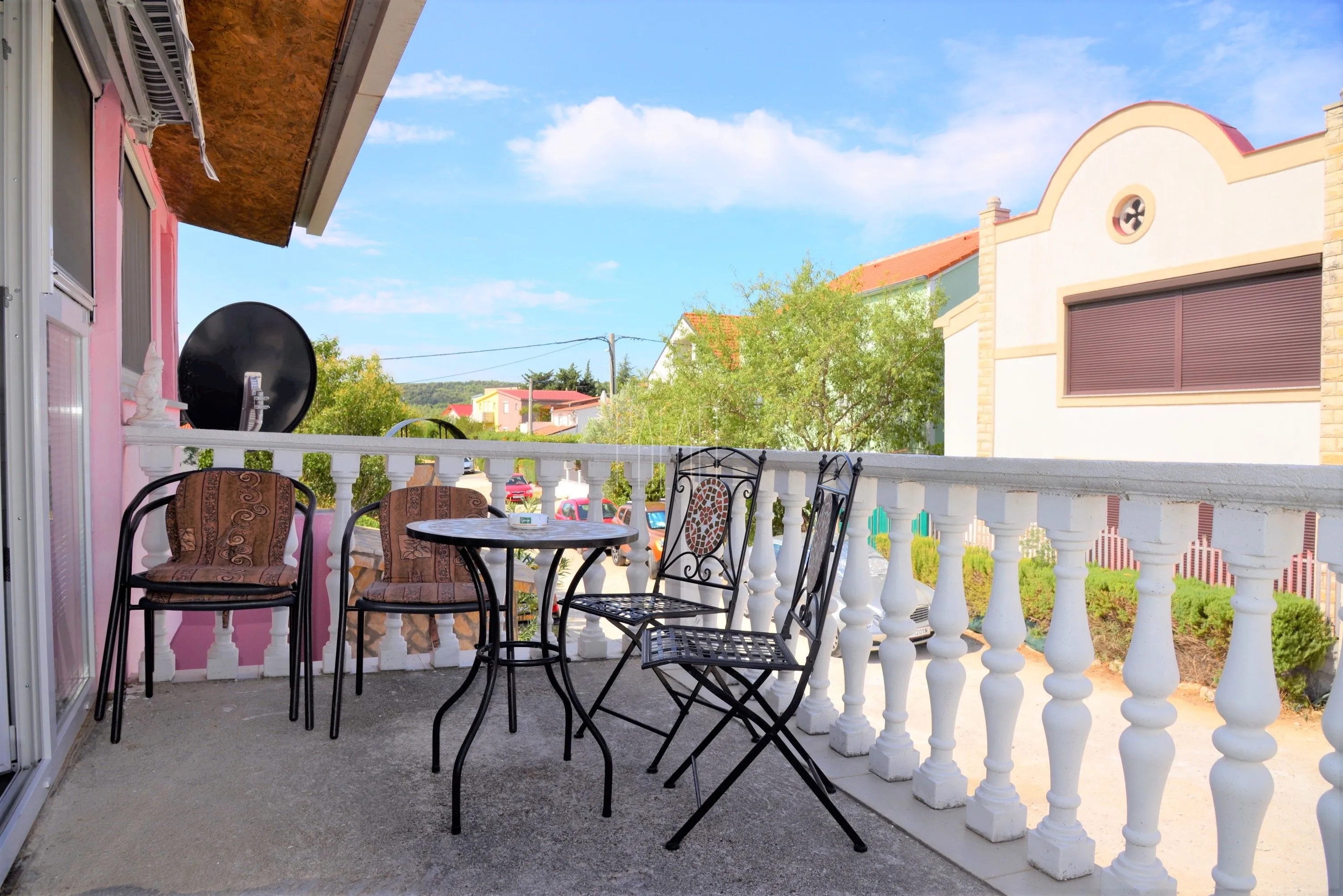 povoljno: kuća s 2 apartmana blizu mora, gornji karin, 126.00 m2 - slika 11