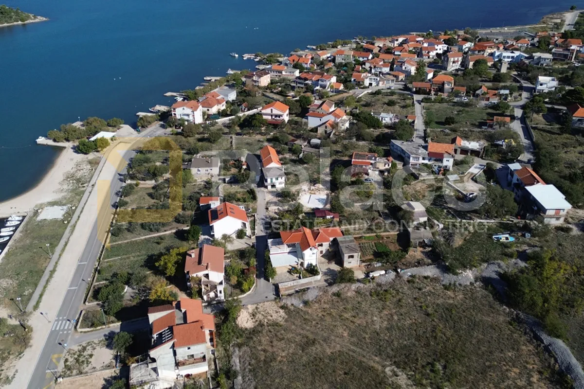 građevinsko zemljište na odličnoj lokaciji u jadrtovcu - slika 6
