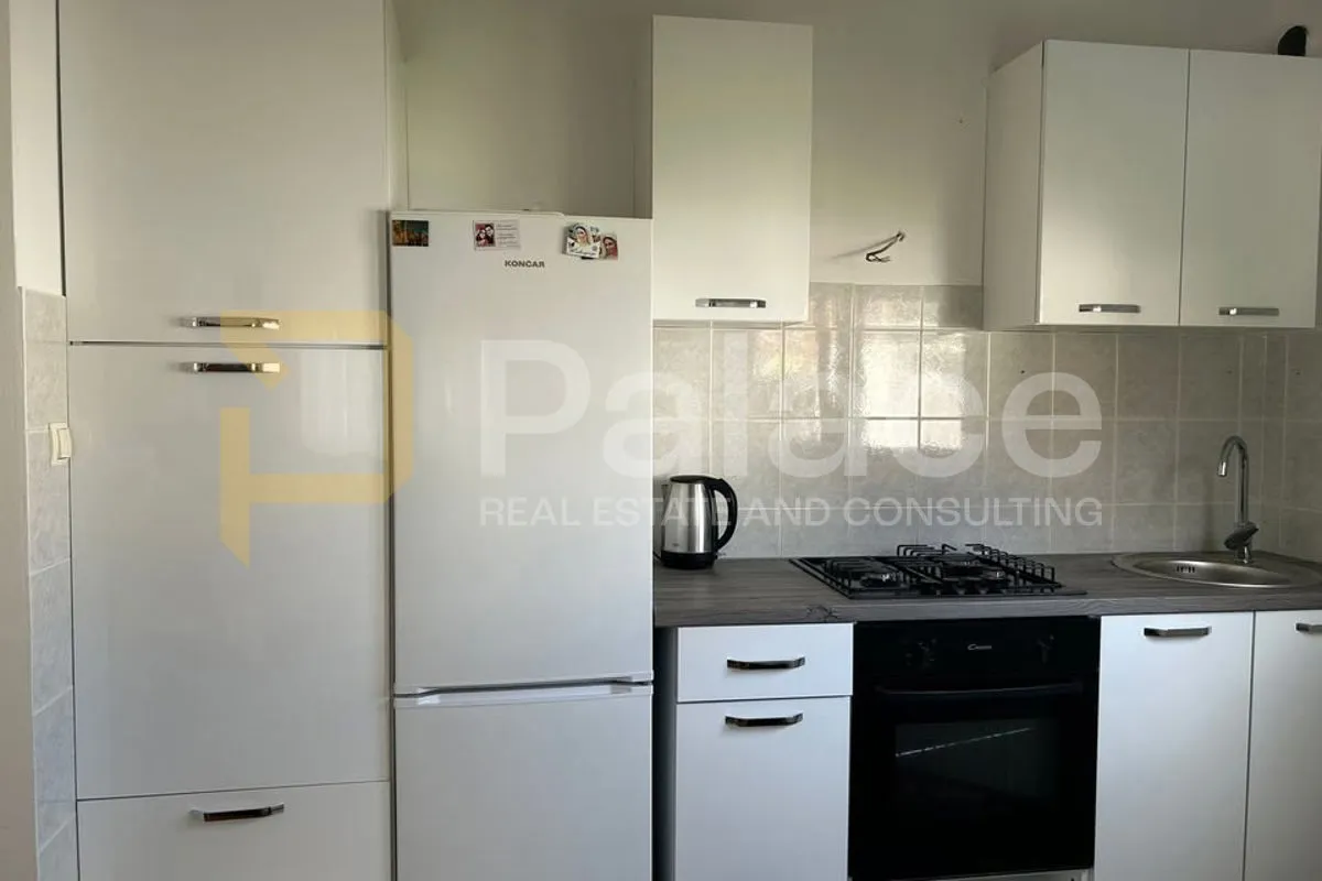 renoviran stan 53 m² s parkingom i vrtom, kaštel sućurac - slika 5