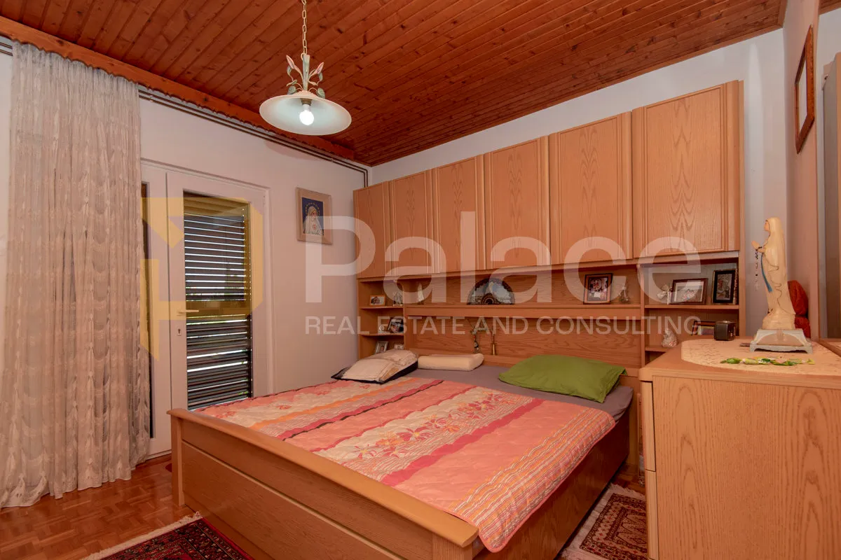 kuća s četiri stambene jedinice 325m2 - vodice - slika 28