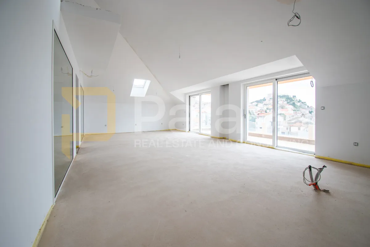 luksuzni penthouse na jedinstvenoj lokaciji u šibeniku sa spektakularnim pogledom na grad - slika 10