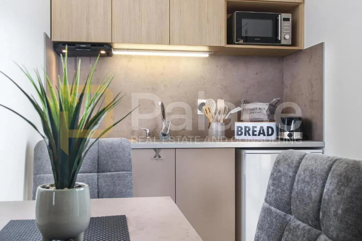 moderno opremljena vila sa sedam apartmana - slika 15