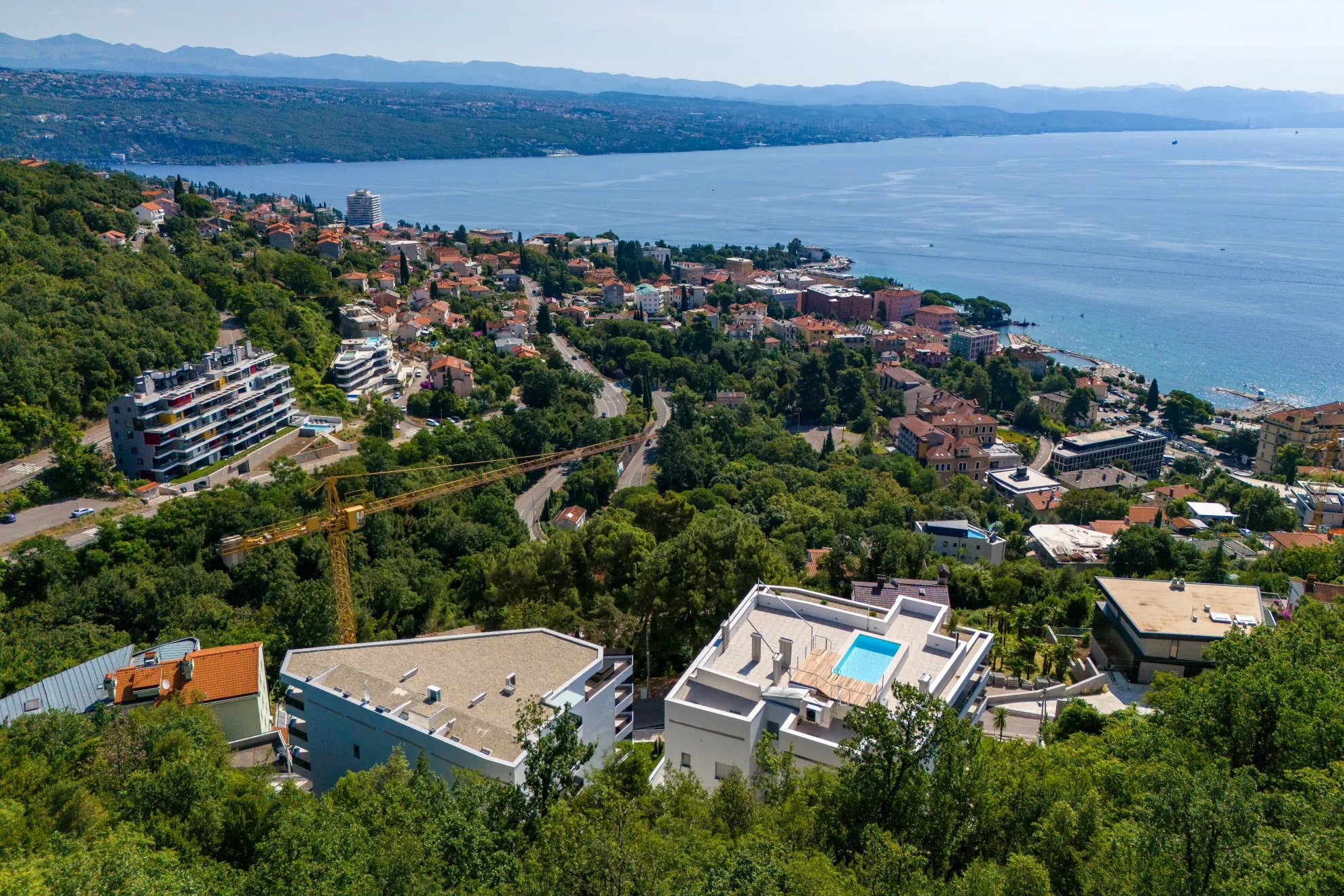 luksuzni stan u opatiji: 100m², 2 spavaće sobe, terasa, garaža, bazen - slika 13