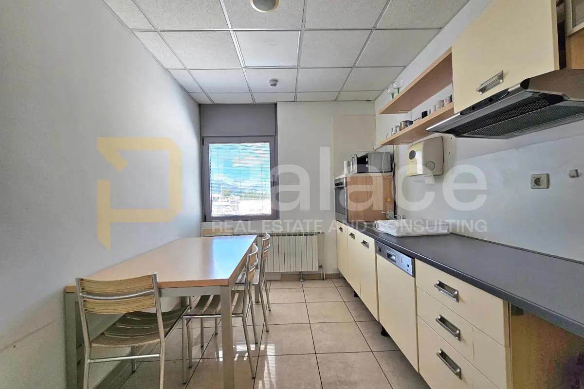 uredski poslovni prostor 364m2, split - slika 4
