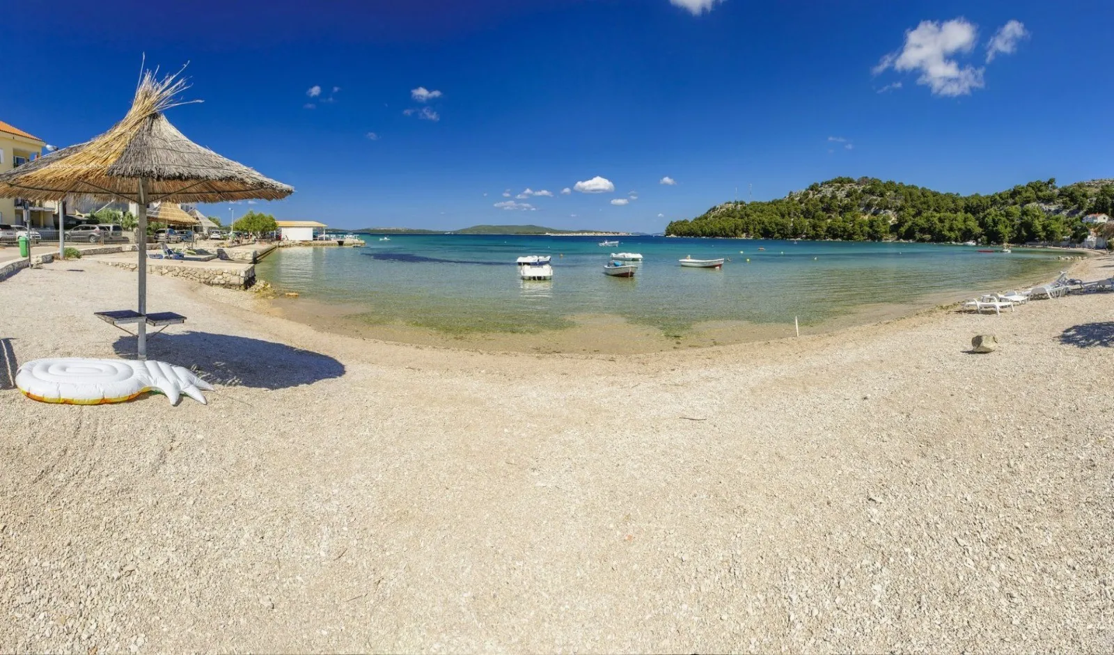 Useljiva kuća s 3 apartmana blizu mora, Žaborić, 183 m2 - Žaborić, Šibenik