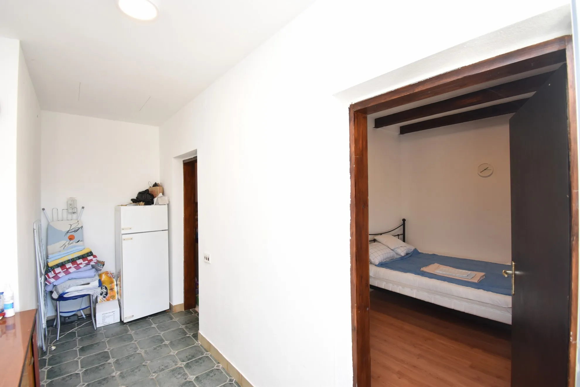 uređena kamena prizemnica s velikom okućnicom, skradin-vaćani - slika 11
