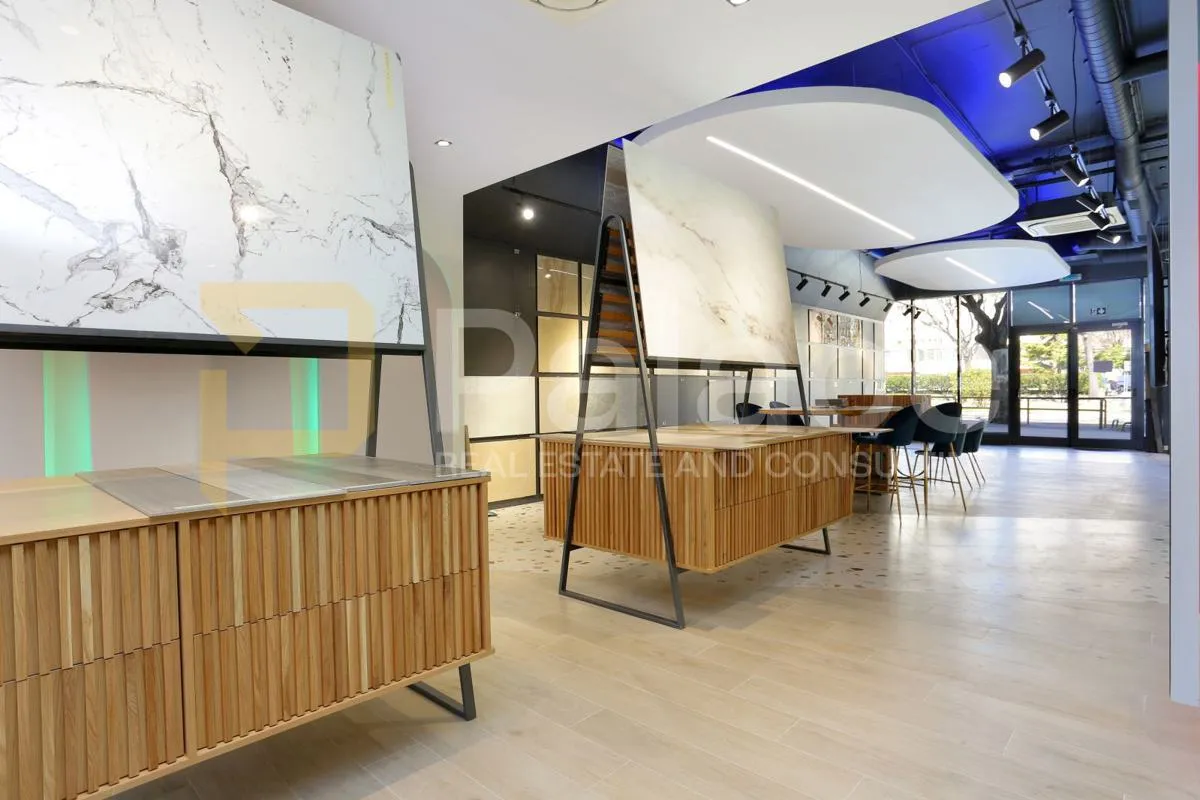 ekskluzivna lokacija – poslovni prostor 148 m², najam - slika 2