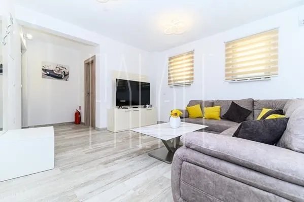 ultramoderna elegantna kuća : okrug gornji, 210.00 m² - slika 19