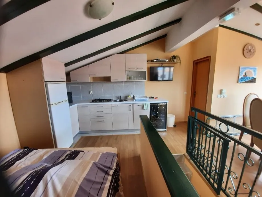 Kuća u centru: Tribunj, katnica, 120.00 m2