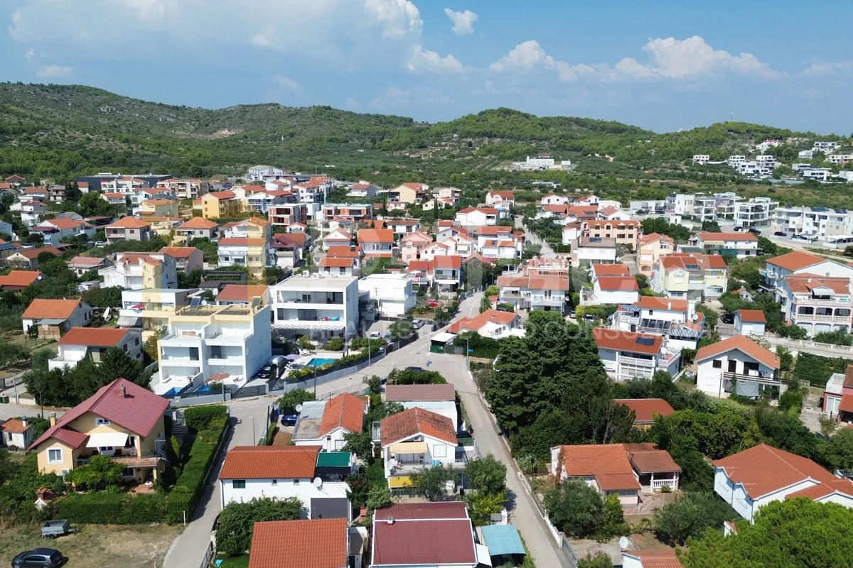 zemljište sa projektom i građevinskom dozvolom na odličnoj lokaciji - slika 4