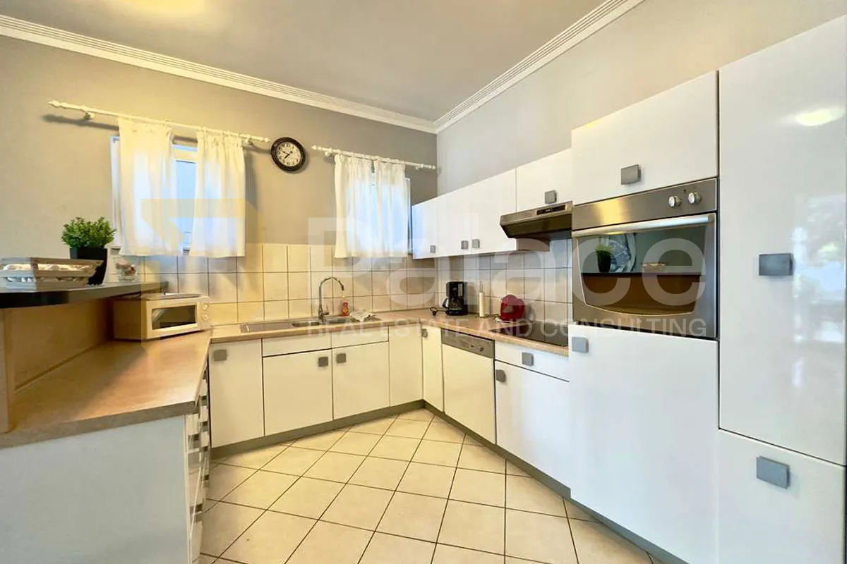žaborić: vila sa 7 apartmana i pomoćnim objektom na samom moru - slika 26