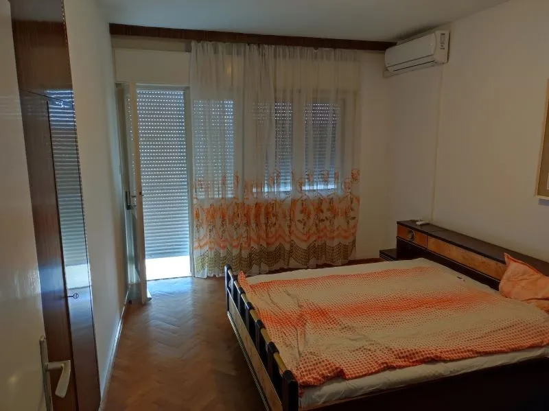 samostojeća kuća s puno potencijala - slika 11