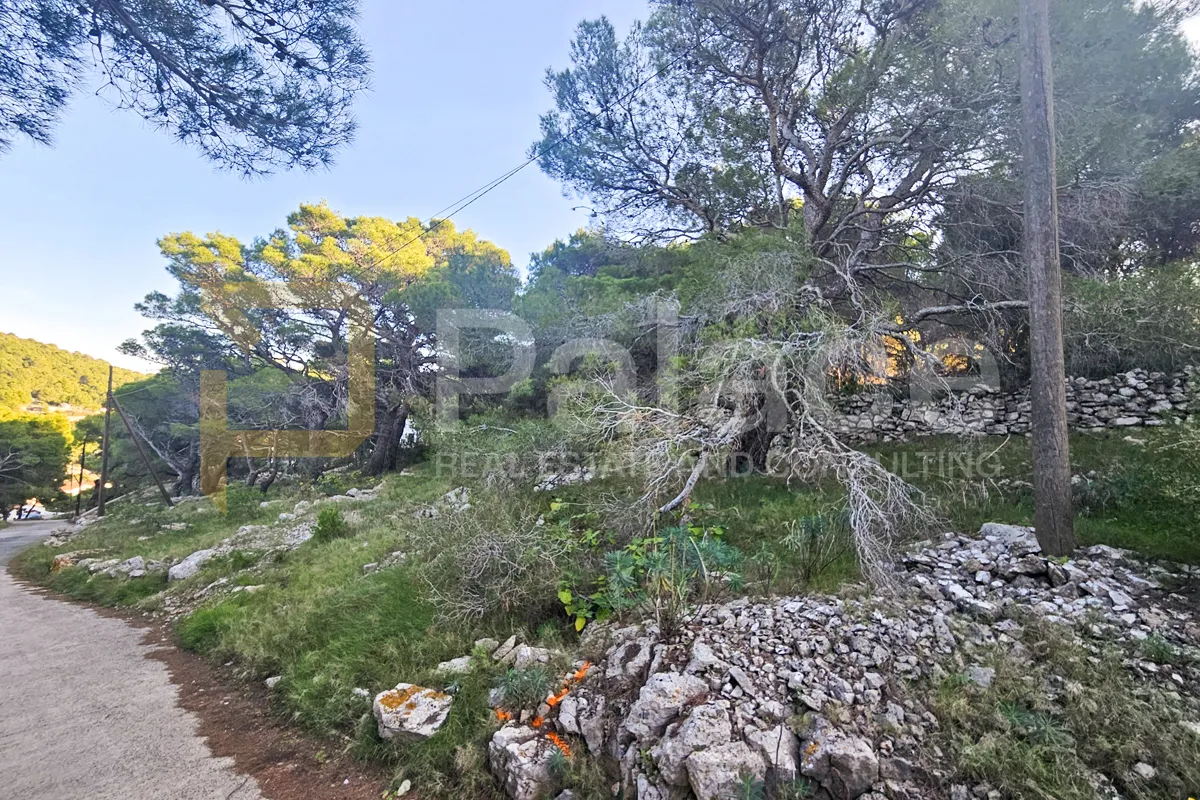 građevinsko zemljište s pogledom na uvalu, 754 m2 - otok žirje - slika 2