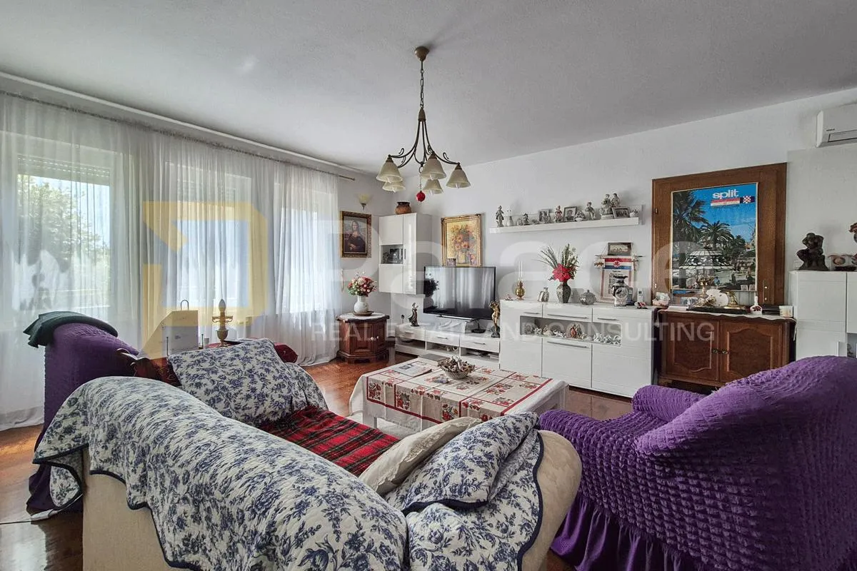 obiteljska kuća s apartmanima i mediteranskim vrtom – vodice - slika 6
