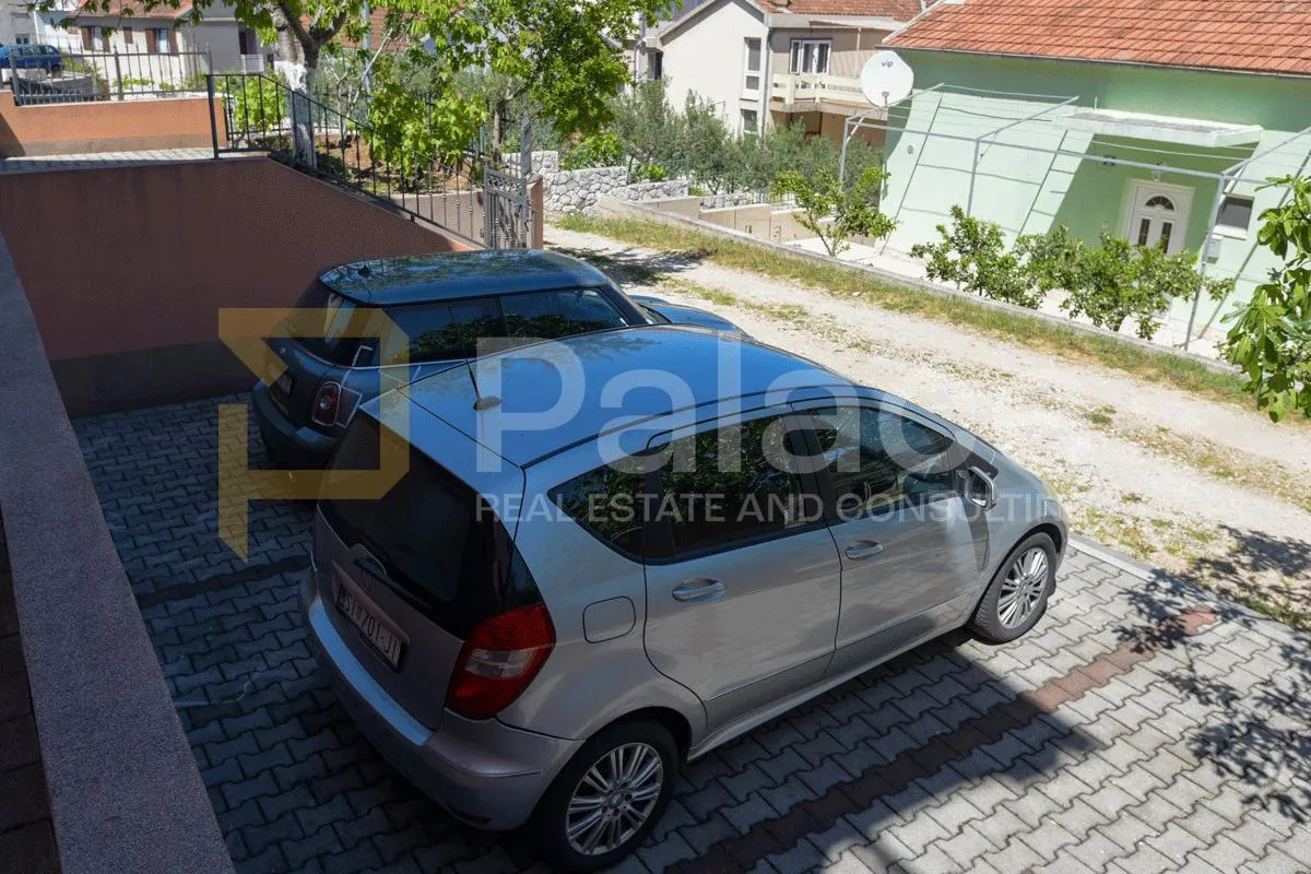 njivice, šibenik: prekrasna višekatna obiteljska kuća nadomak grada - slika 18