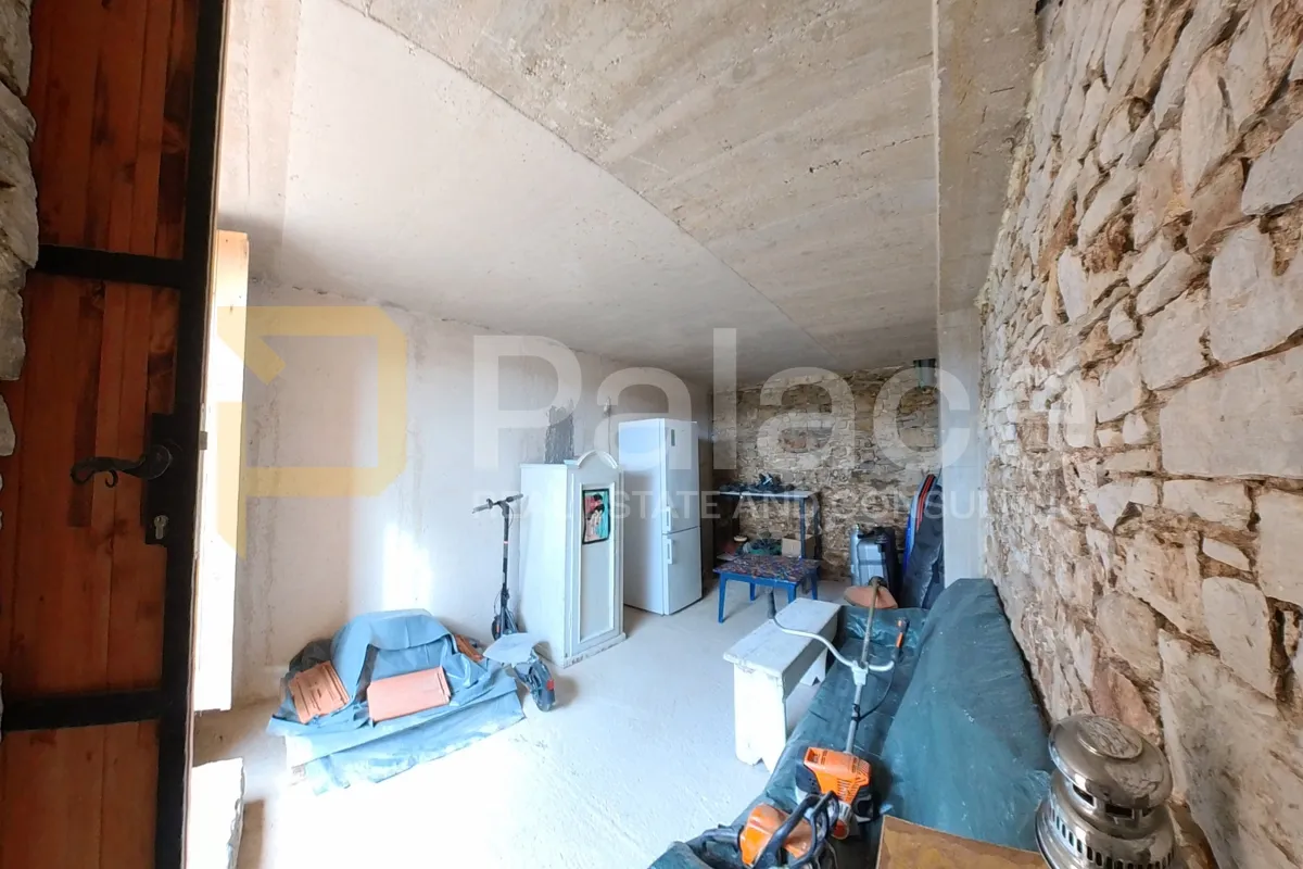 prodaje se objekt – grohote, otok šolta (poslovno-stambeni prostor) - slika 10