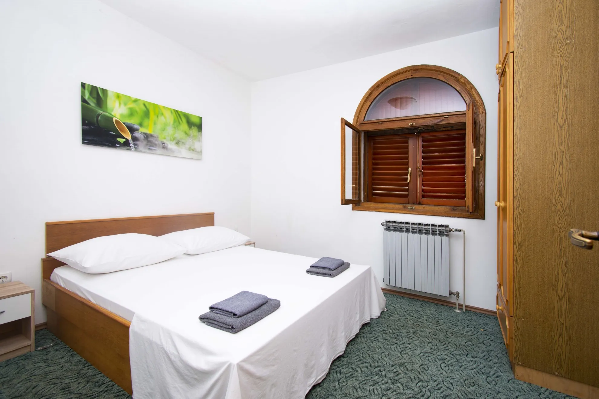 vila u mirnoj uvali s pogledom na cijelu rogoznicu - slika 18