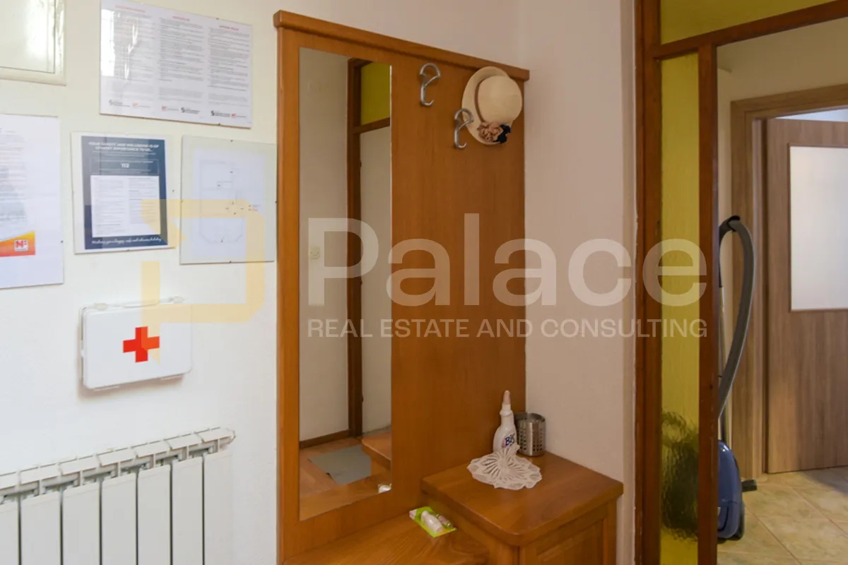 prekrasna useljiva kuća s bazenom i velikom okućnicom, površine 214 m2 - slika 10