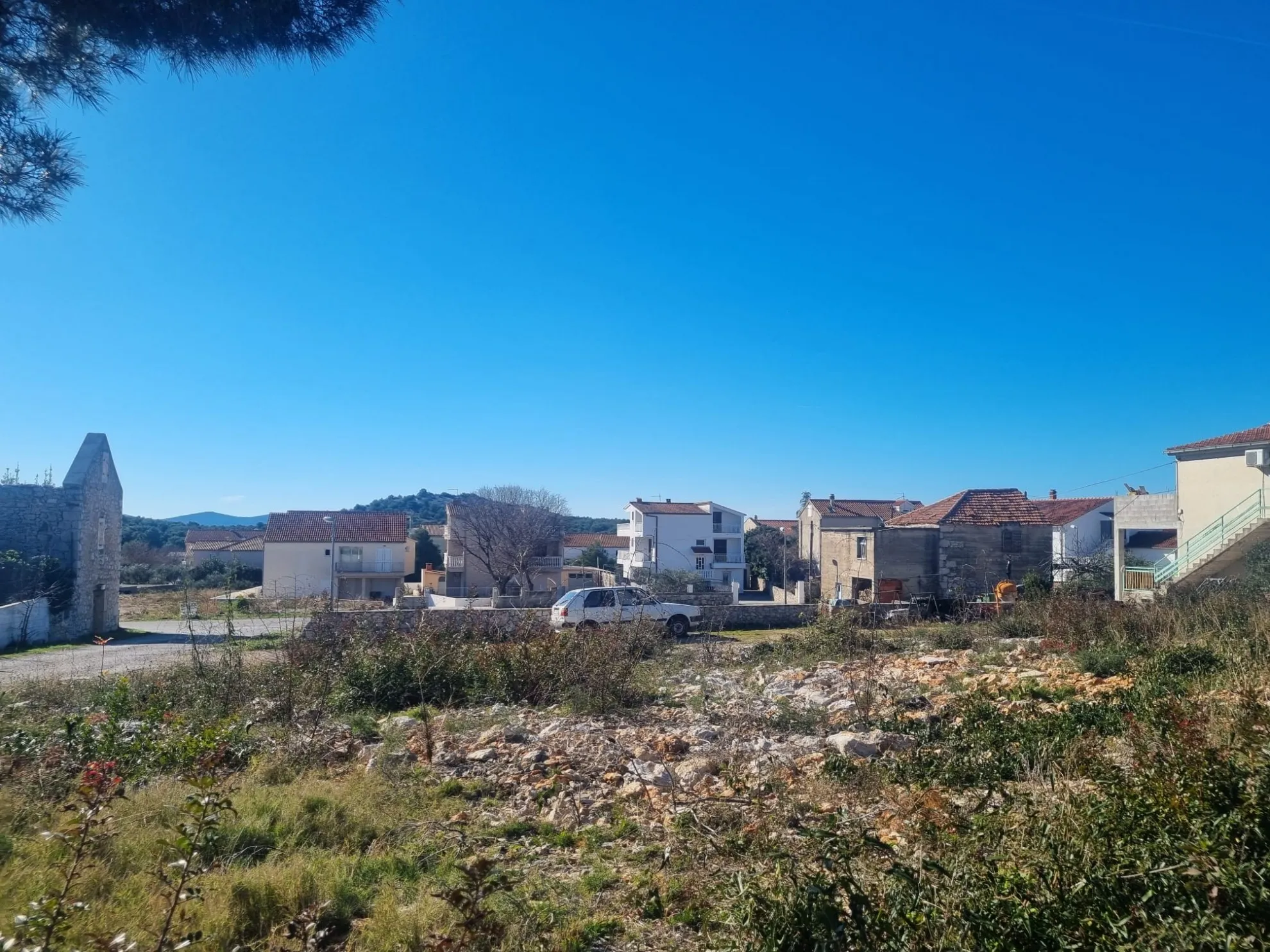 građevinsko zemljište u tribunju, odlična lokacija, 905 m2 - slika 2