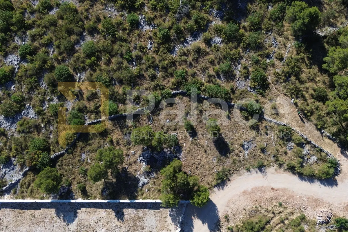 građevinsko zemljište u okolici vodica - 1457m2 - slika 2