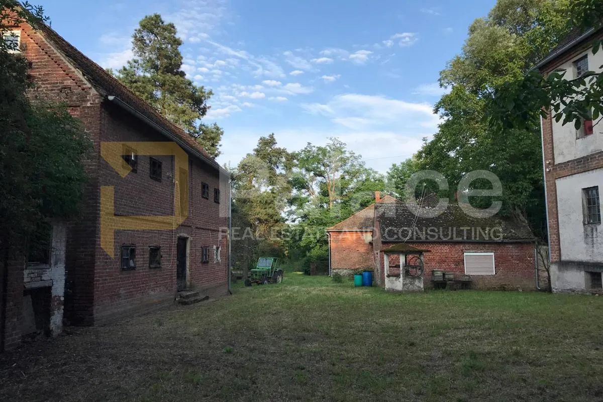 Imanje neogračenih mogućnosti s kućom i mlinom na površini od 6 jutara zemlje - Slavonske Bare, Zdenci