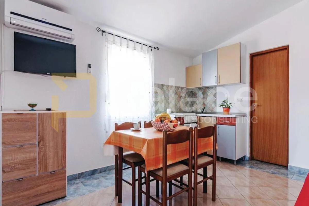 vir : apartmanska kuća 90 metara od mora - slika 11