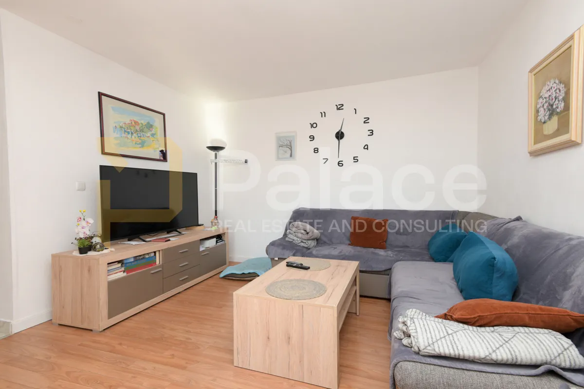 skladno uređen trosoban stan u zgradi, šibenik-krvavice 74,6 m2 - slika 3