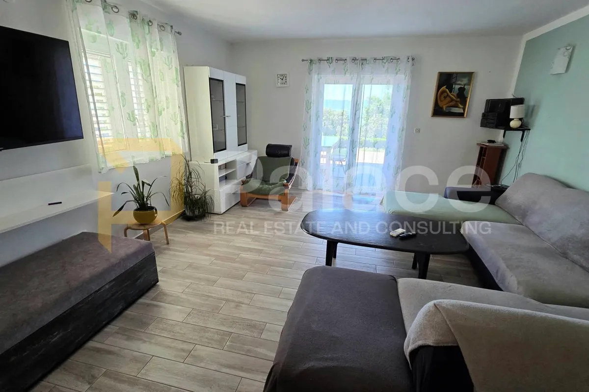 ekskluzivan trosoban stan 200m od mora s okućnicom od 600 m², marušići - slika 5