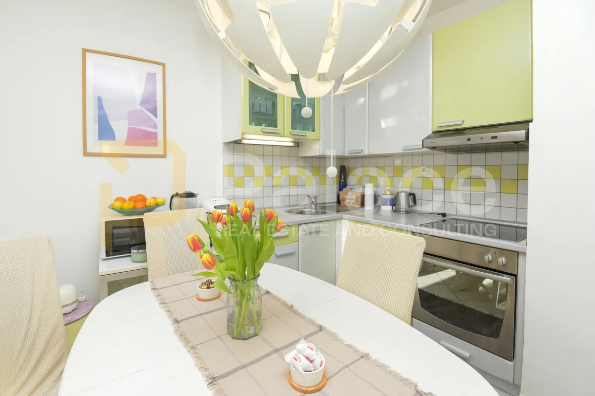 prekrasan namješten dvosoban stan s pogledom na more, šibenik 51,22 m2 - slika 4