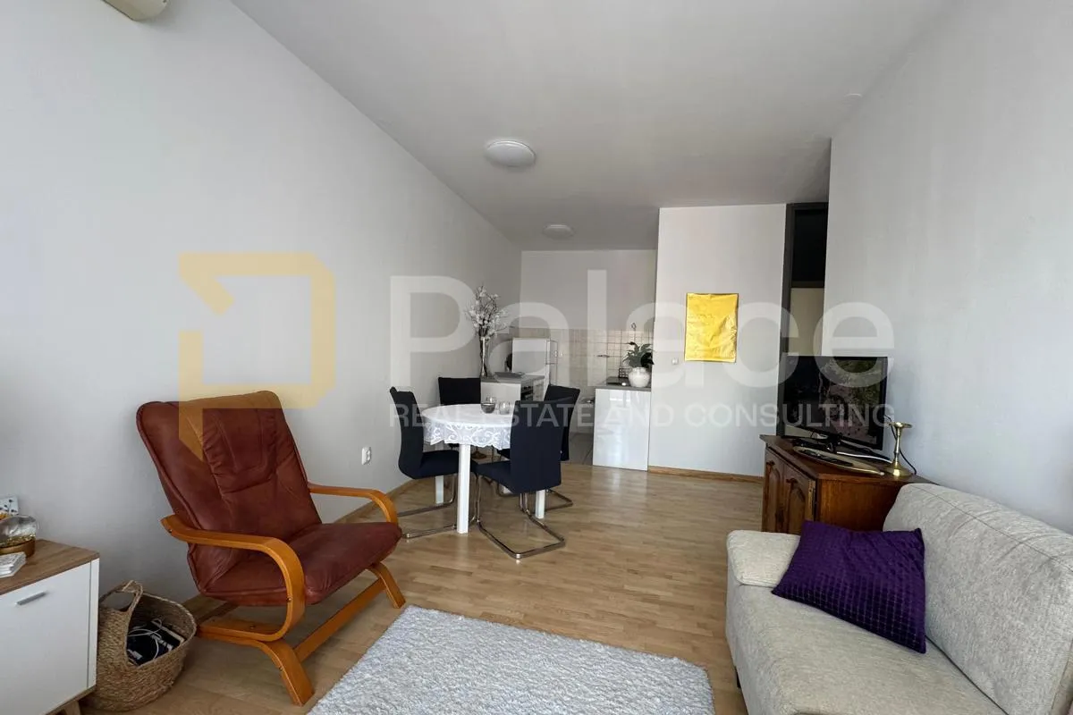 useljiv odmah – prostran stan u srcu donjeg grada 71m² - slika 10