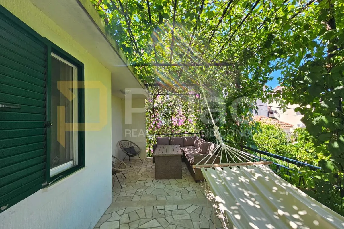 šarmantna kuća s mediteranskim vrtom, 100 m od mora, pogled i parking - slika 12