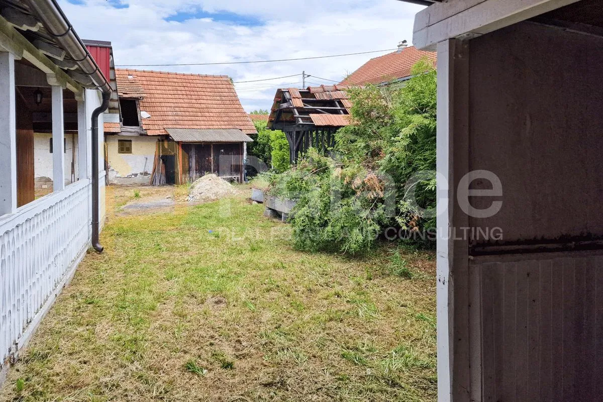 investicijska prilika – kuća s pomoćnim objektima i velikom parcelom - slika 7