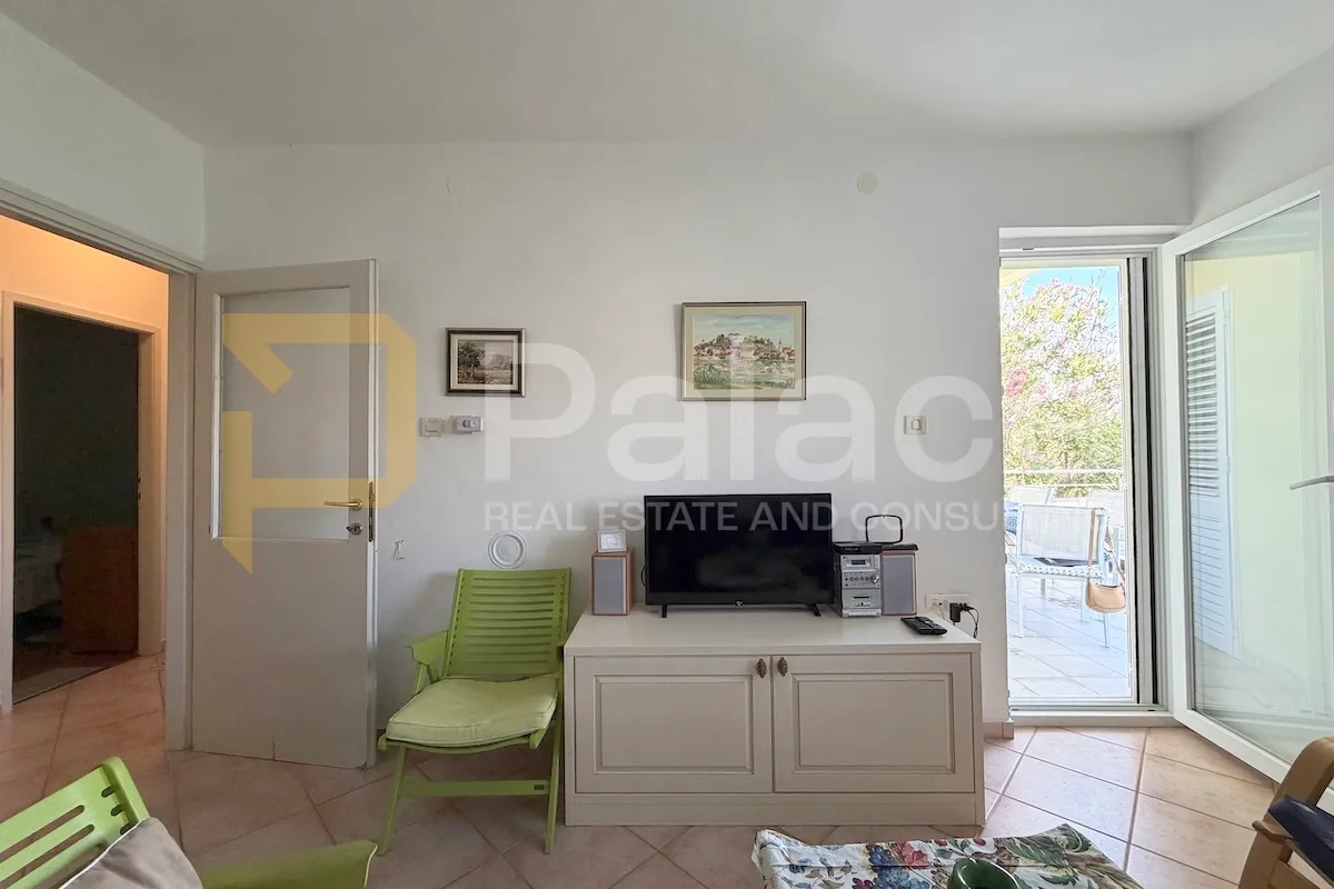 dvosoban stan na korak do mora, šparadići - slika 6