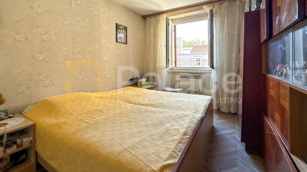 stan na poluotoku 10m od rive 60m2 - slika 5