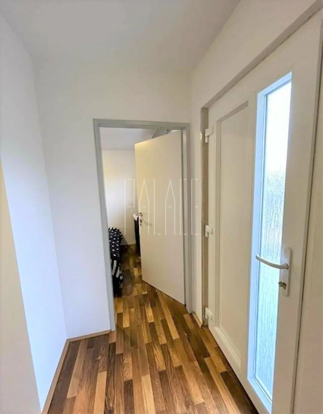 kuća s 2 apartmana i dvorištem: gornji karin, 75.00 m2 (prodaja) - slika 8