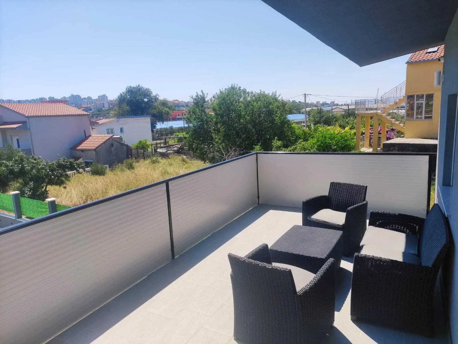 moderna kuća s bazenom u mirnom predjelu splita: 160m2 (prodaja) - slika 8