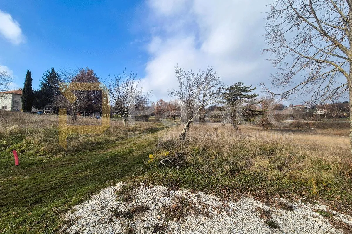 atraktivno građevinsko zemljište 1059 m² u mirnom tinjanu - slika 7