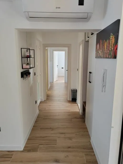 moderna novoizgrađena kuća, kaštel štafilić - slika 9