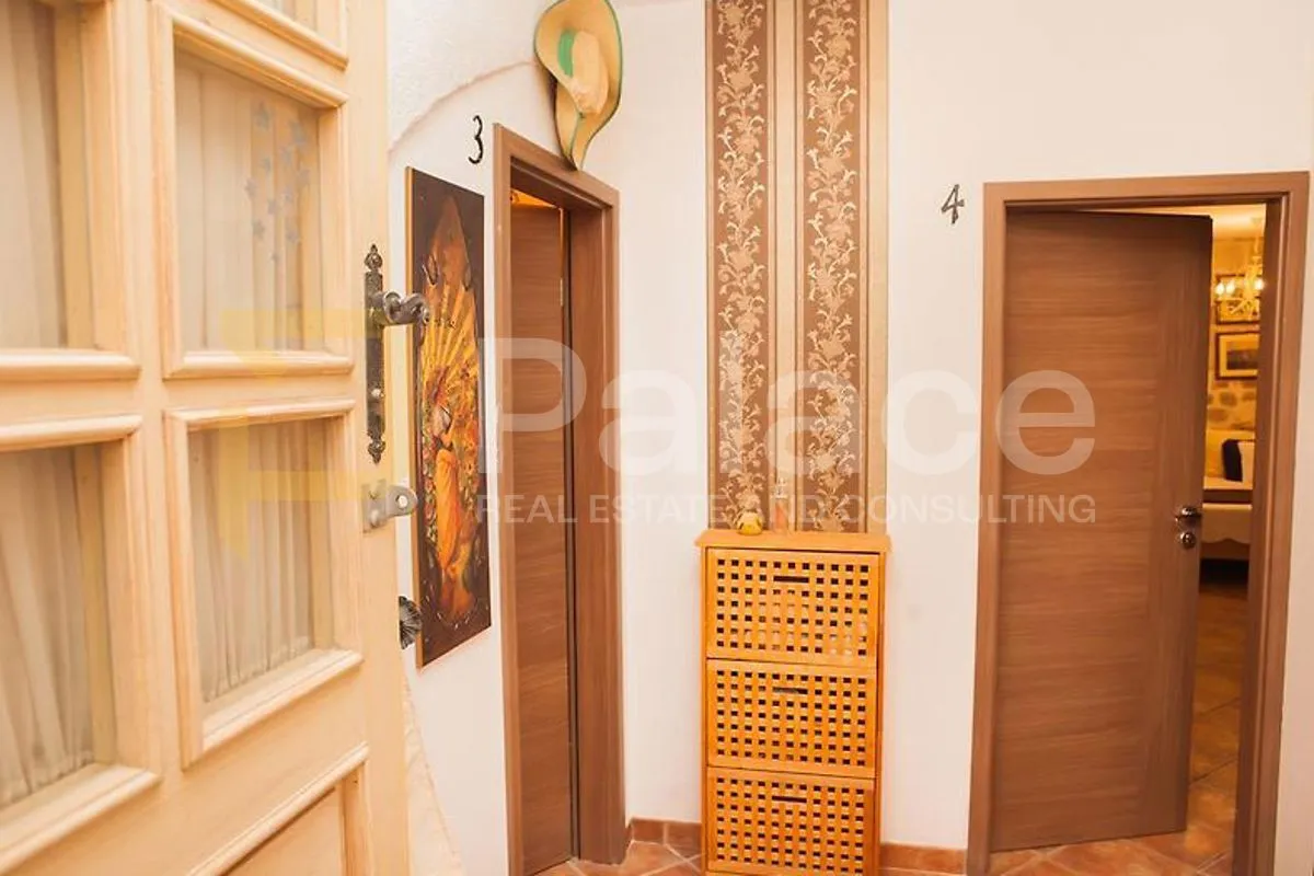 šibenik : dva studio apartmana u samom centru grada u kamenoj kući - slika 20