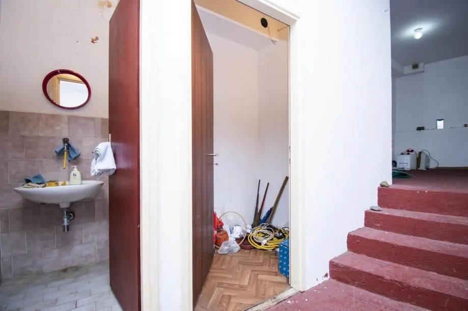 poslovni prostor u centru vodica, uslužna djelatnost, 86 m2 - slika 7