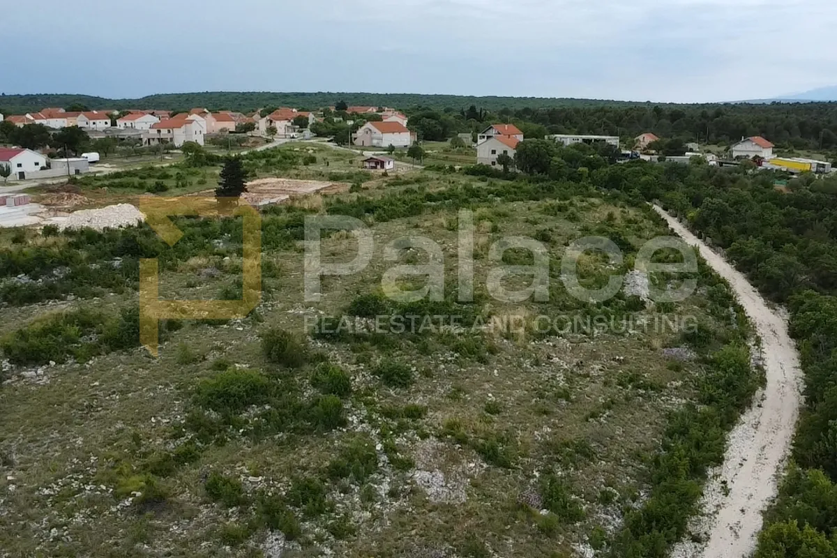 pridraga : građevinsko zemljište sa idejnim projektom 663 m2 - slika 2