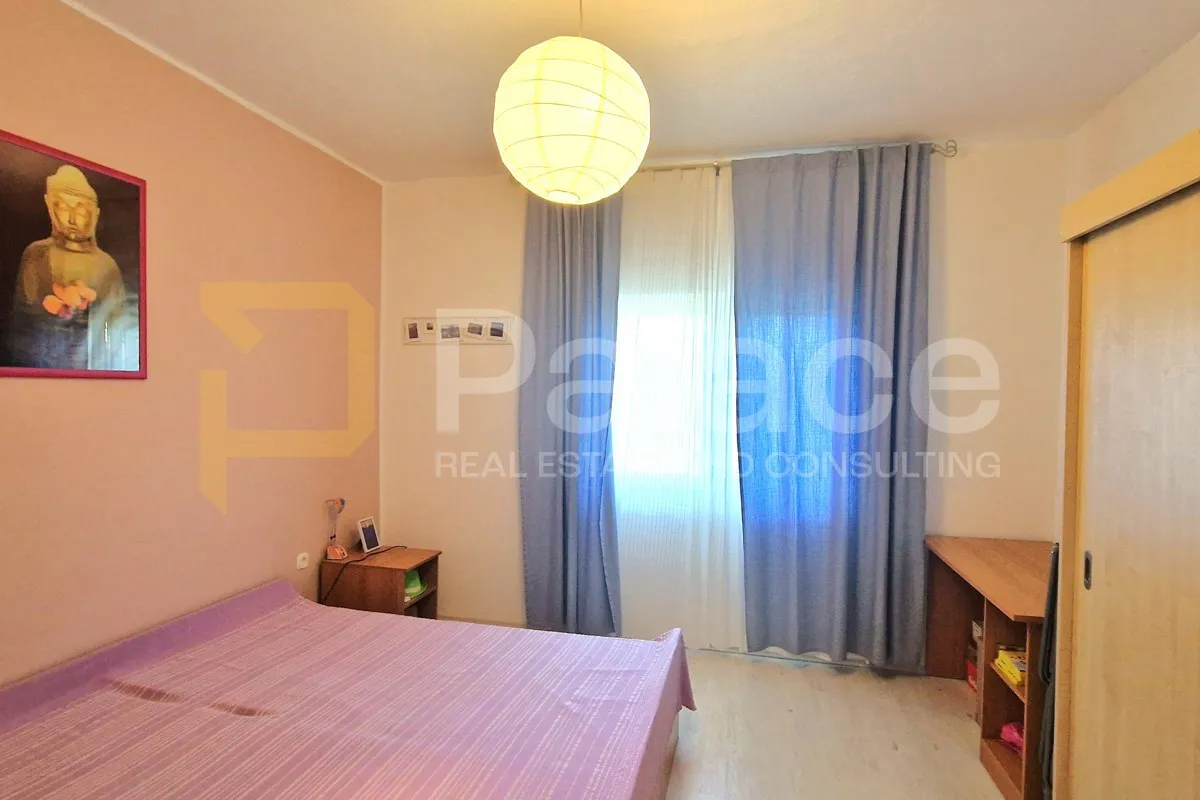 uređena prizemnica s velikim dvorištem, čista mala-vodice 120 m2 - slika 16