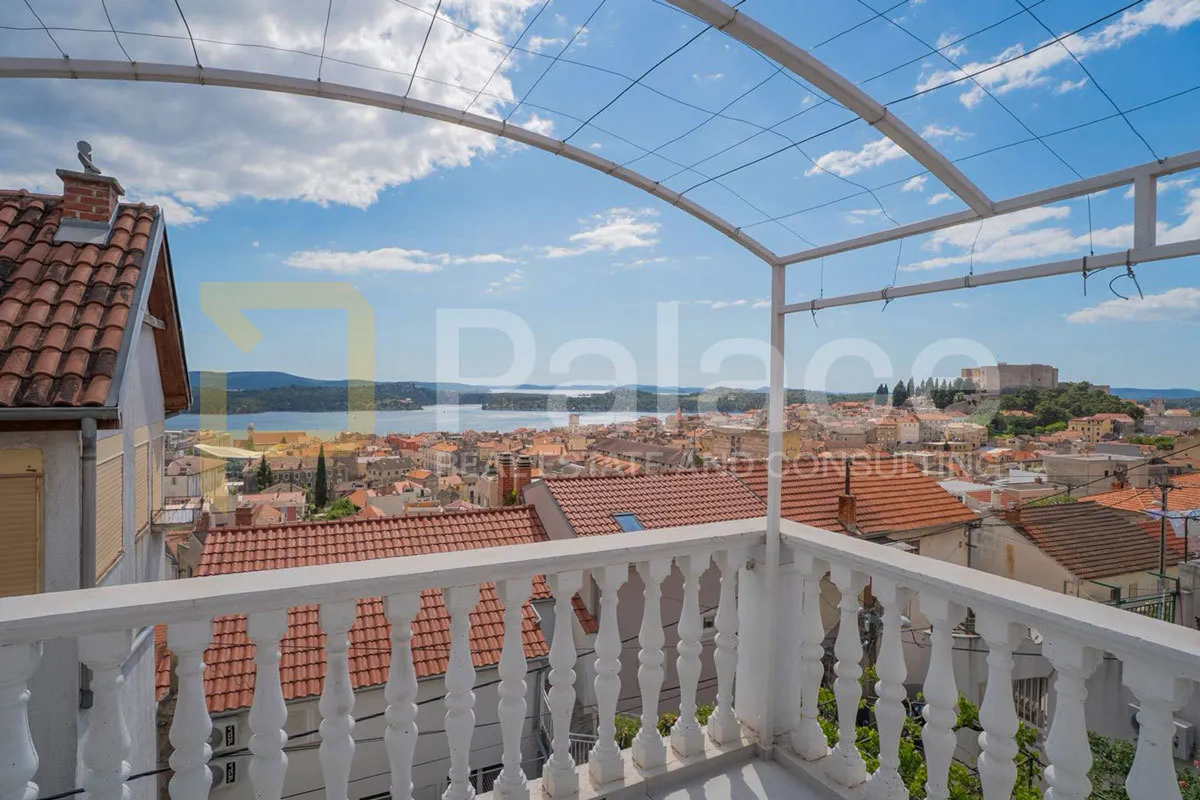 stan s prekrasnim pogledom na grad i more, šibenik, varoš, 85 m2 - slika 16
