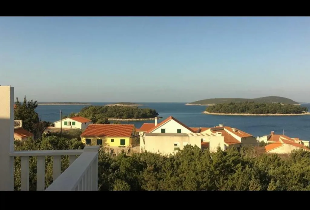 *sniženo* prekrasna kuća s apartmanima, maslinica, šolta - slika 3