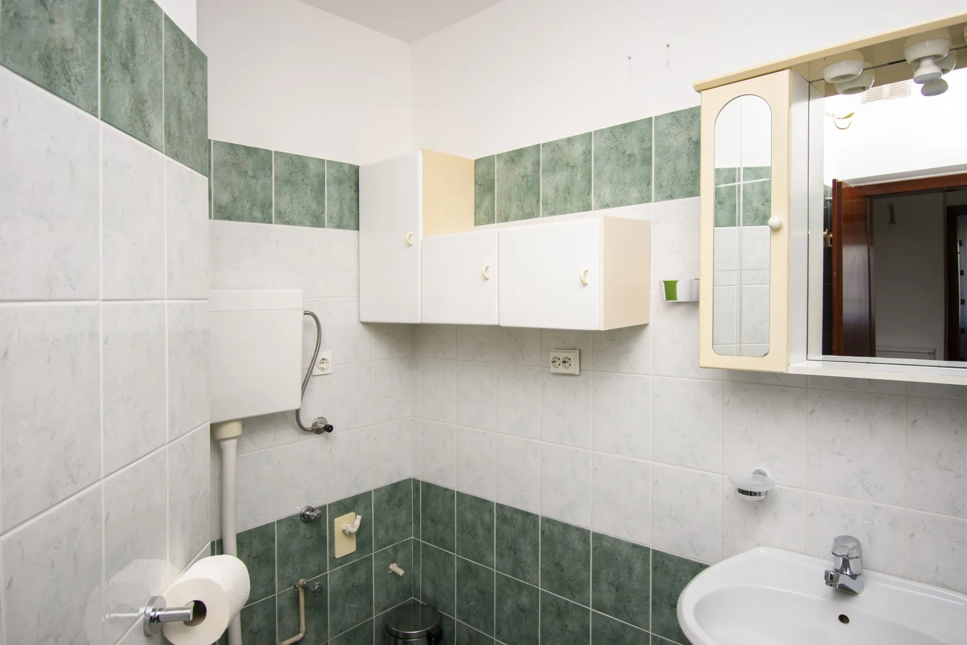 uređena samostojeća kuća s 4 apartmana i dvorištem, murter, 275 m2 - slika 20